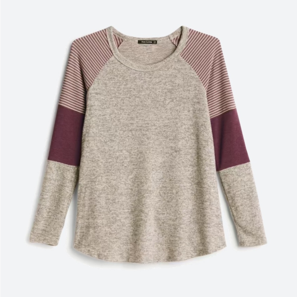 Comfy, long sleeve sweater, crewneck.